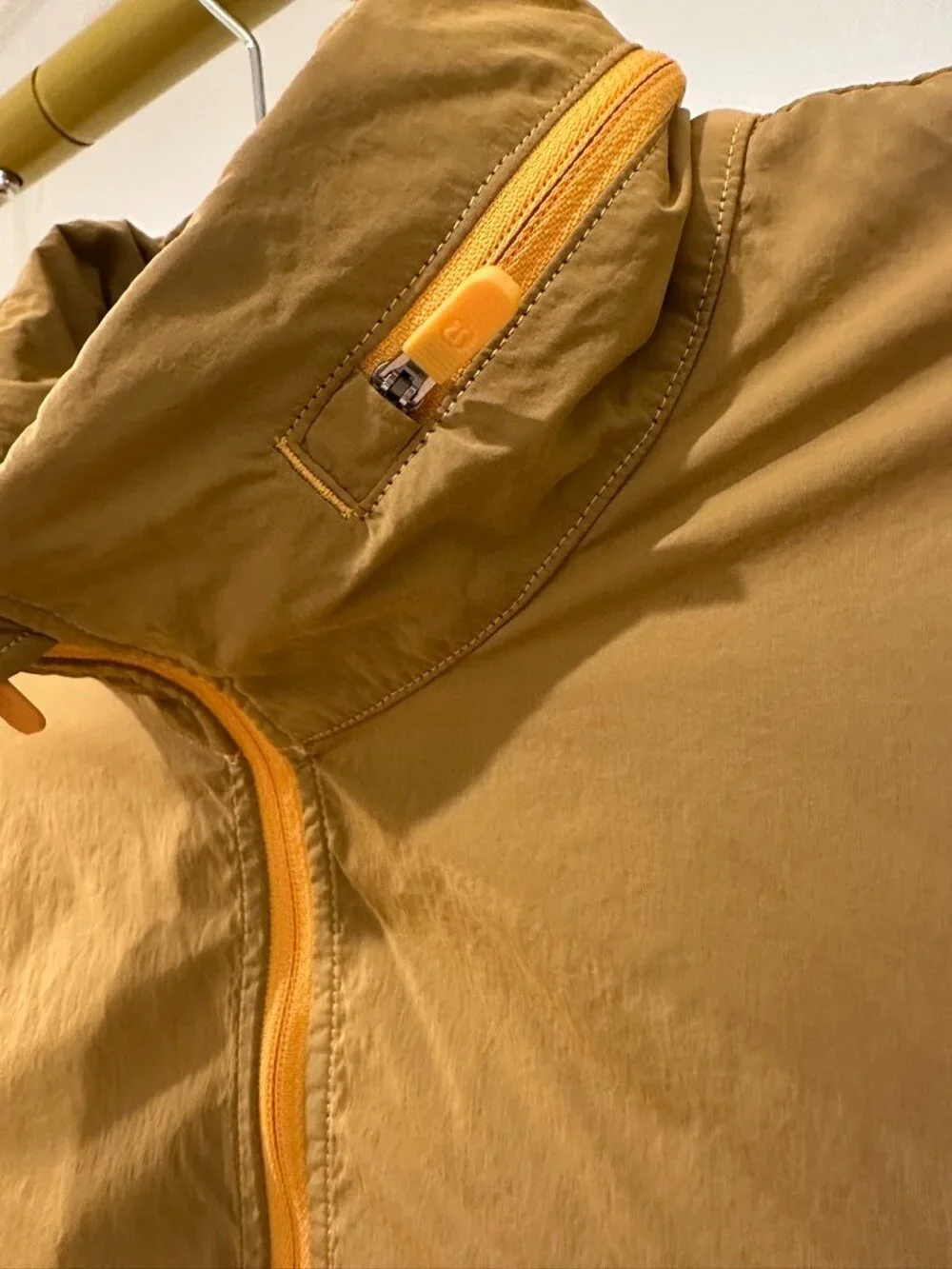 Aether wind jacket - Picture 2 of 2